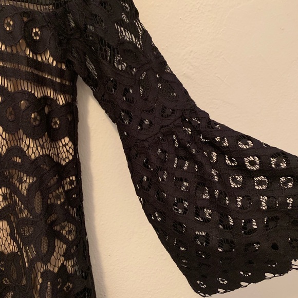 Elegant Black Dress - Picture 6 of 7